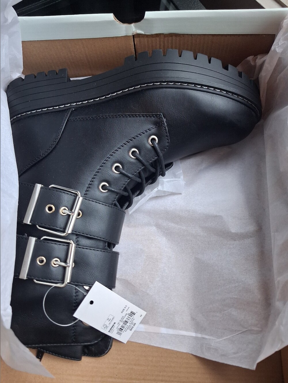 Womans Black Boots - Picture 2 of 6